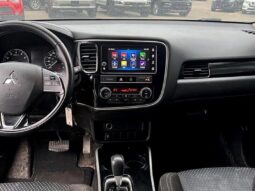 
										2019 Mitsubishi Outlander ES full									