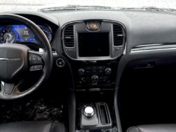 
										2022 Chrysler 300 Series S V6 full									