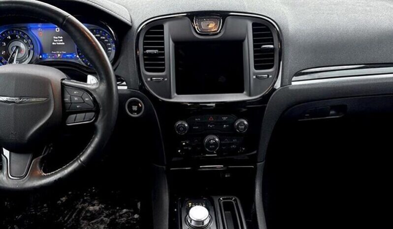 
								2022 Chrysler 300 Series S V6 full									
