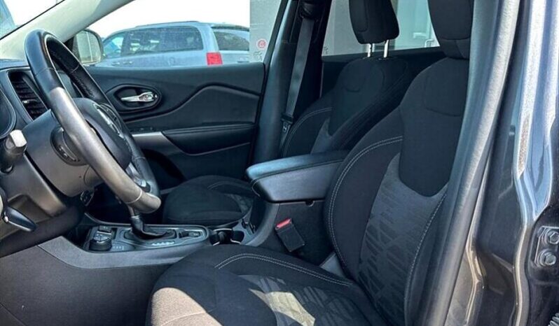 
								2019 Jeep Cherokee North full									