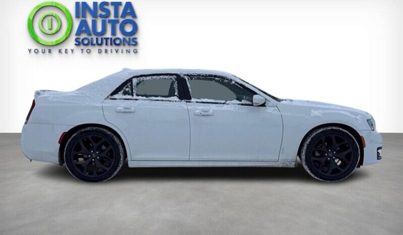 
								2022 Chrysler 300 Series S V6 full									