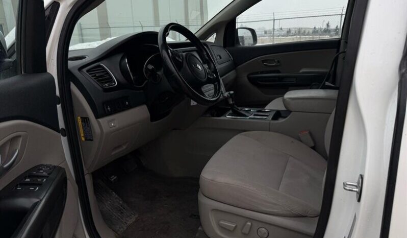 
								2020 Kia Sedona LX full									