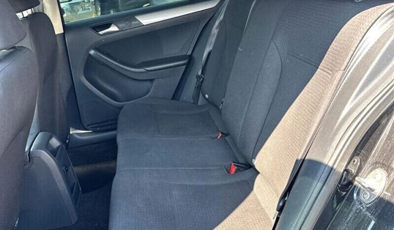 
								2015 Volkswagen Jetta 2.0 Trendline full									