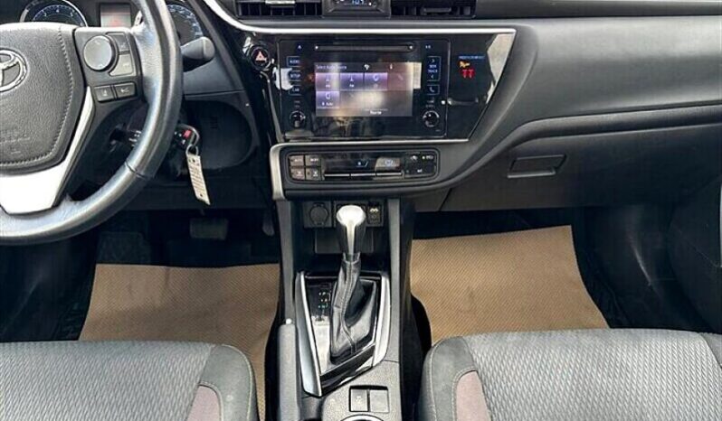 
								2018 Toyota Corolla LE full									