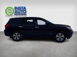 
										2020 Nissan Pathfinder S full									