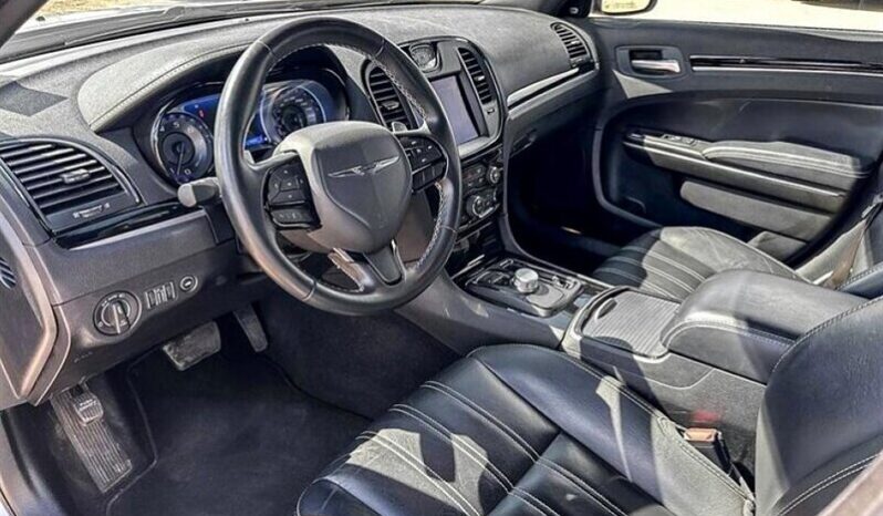 
								2022 Chrysler 300 Series S full									