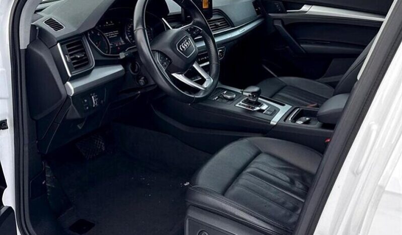 
								2020 Audi Q5 quattro Premium 45 TFSI full									