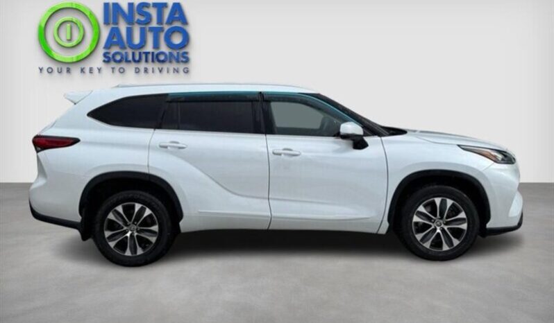 
								2023 Toyota Highlander XLE full									