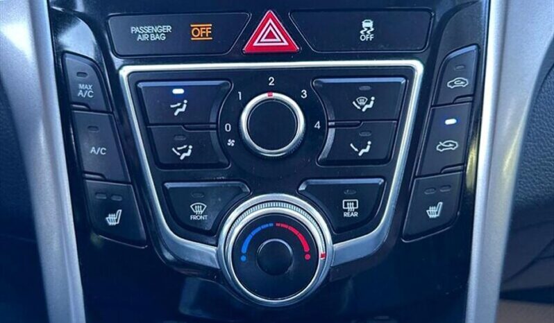 
								2017 Hyundai Elantra L full									