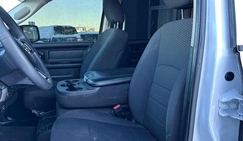 
								2019 RAM 1500 Classic Express full									