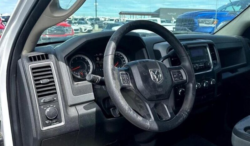 
								2017 RAM 1500 ST full									