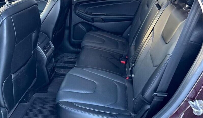 
								2018 Ford Edge Titanium full									
