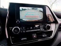 
										2023 Toyota Highlander LE full									