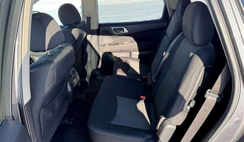 
								2017 Nissan Pathfinder SV full									