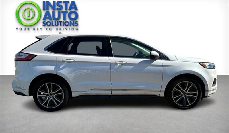 
								2019 Ford Edge Titanium full									