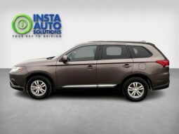
										2019 Mitsubishi Outlander ES full									