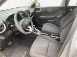 
										2021 Hyundai VENUE Essential full									