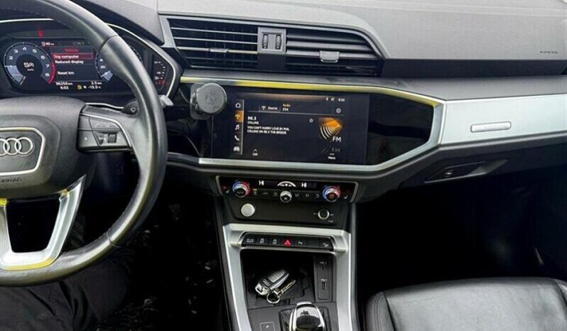 
								2020 Audi Q3 quattro Premium 40 TFSI full									