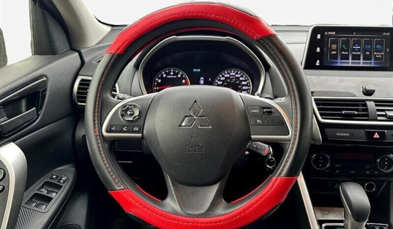 
								2020 Mitsubishi Eclipse Cross ES full									