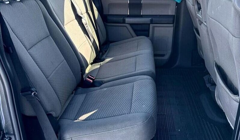 
								2020 Ford F-350 Super Duty XLT full									