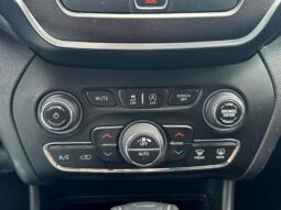 
										2019 Jeep Cherokee Trailhawk full									