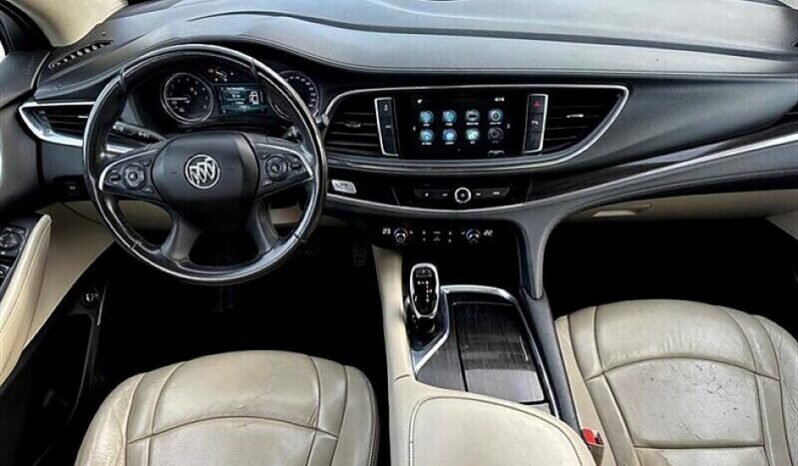 
								2018 Buick Enclave Essence full									