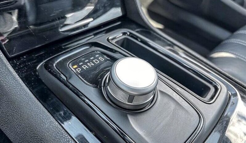 
								2022 Chrysler 300 Series S full									