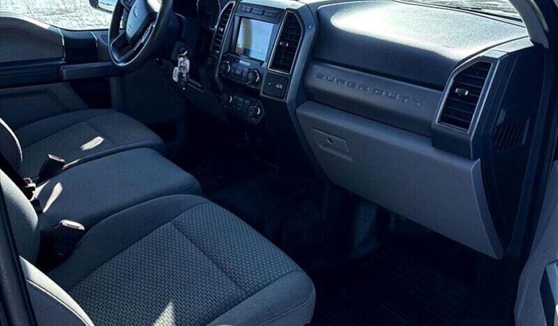 
								2020 Ford F-350 Super Duty XLT full									