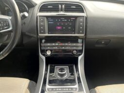 
										2017 Jaguar XE 35t R-Sport full									