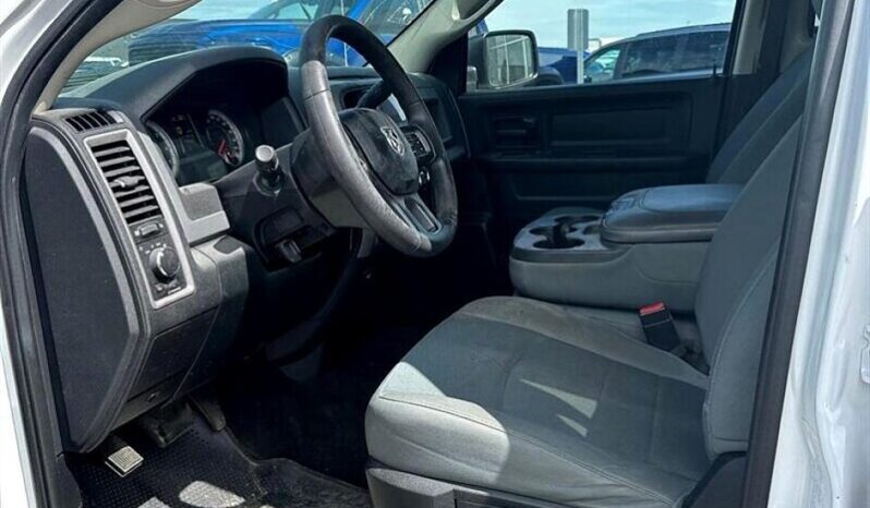 
								2017 RAM 1500 ST full									