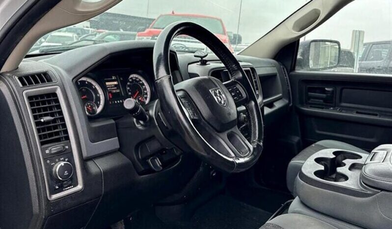 
								2020 RAM 1500 Classic Express full									