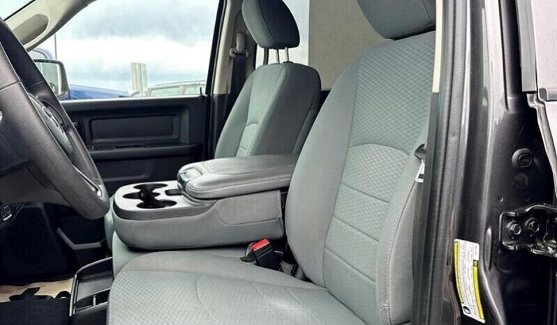 
								2020 RAM 1500 Express full									