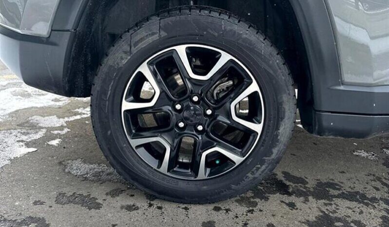 
								2019 Jeep Compass Upland full									
