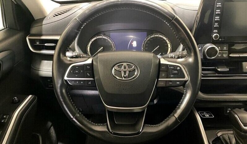 
								2023 Toyota Highlander XLE full									