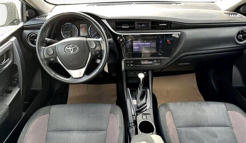 
								2018 Toyota Corolla LE full									