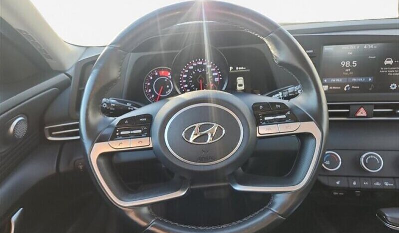 
								2022 Hyundai ELANTRA Preferred full									