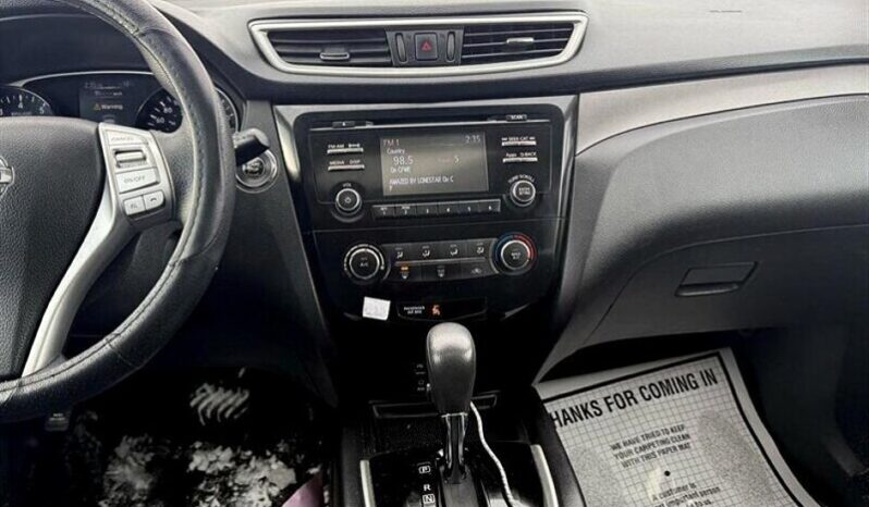 
								2016 Nissan Rogue SV Moonroof full									