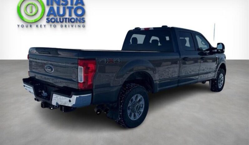 
								2020 Ford F-350 Super Duty XLT full									