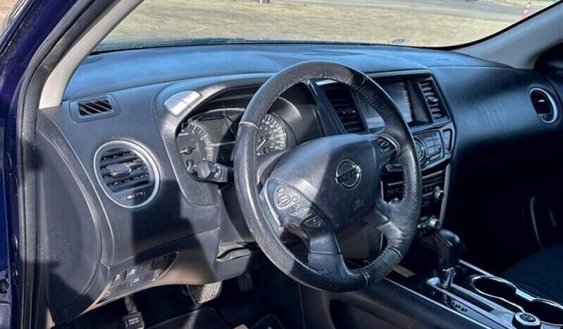 
								2019 Nissan Pathfinder SV full									
