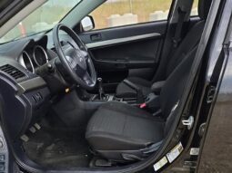 
										2013 Mitsubishi Lancer Sportback SE full									