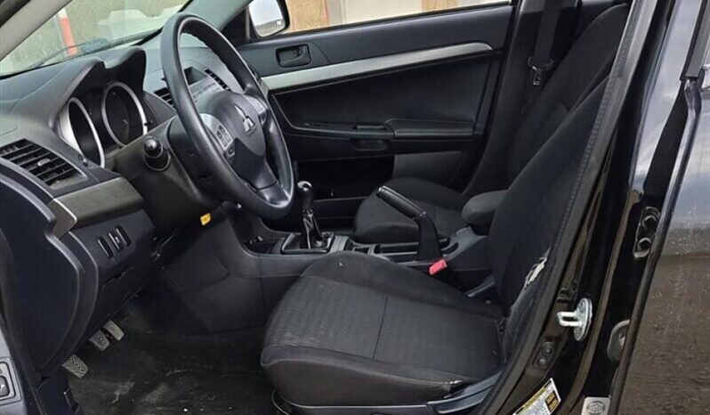 
								2013 Mitsubishi Lancer Sportback SE full									