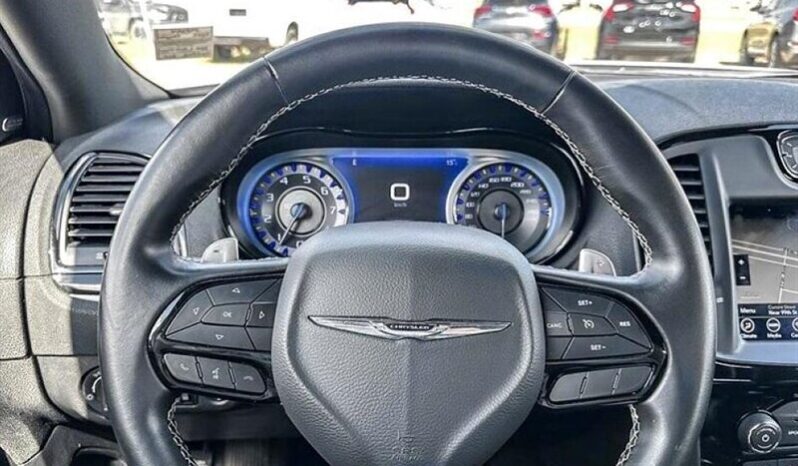 
								2022 Chrysler 300 Series S full									