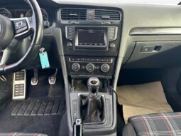 
										2015 Volkswagen Golf GTI full									