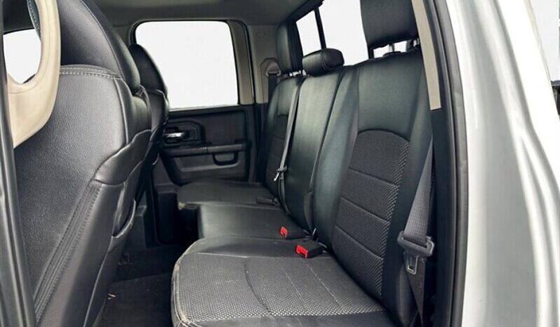 
								2018 RAM 1500 Sport full									