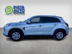 
										2022 Mitsubishi RVR SE full									