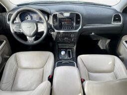 
										2022 Chrysler 300 Series Touring L full									