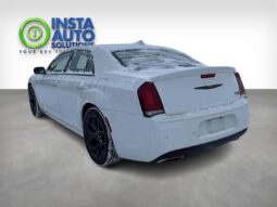 
										2022 Chrysler 300 Series S V6 full									