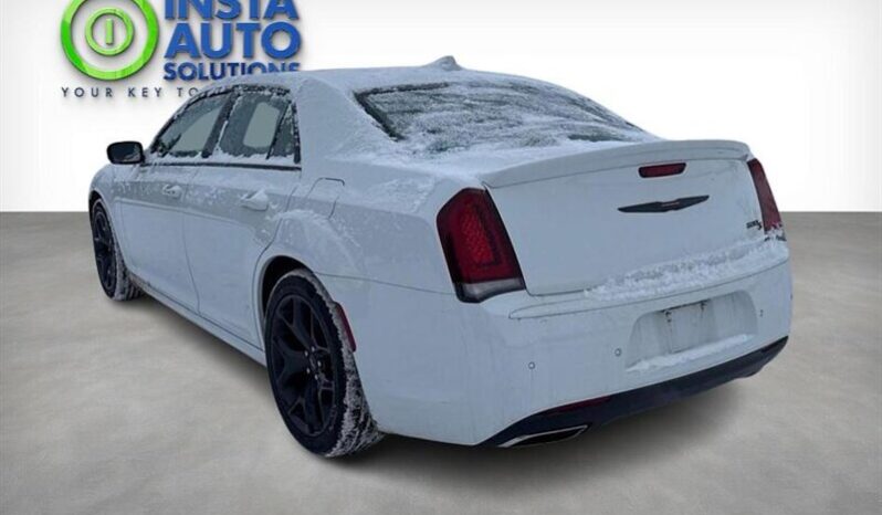 
								2022 Chrysler 300 Series S V6 full									