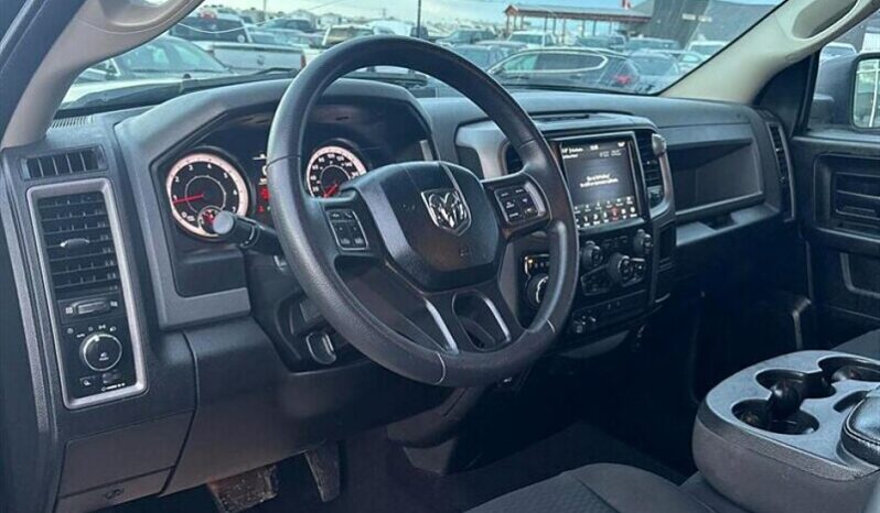 
								2019 RAM 1500 Express full									