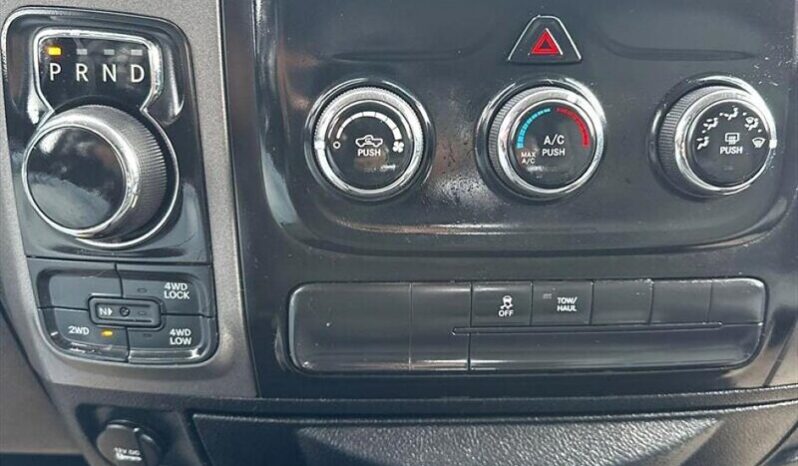 
								2017 RAM 1500 ST full									